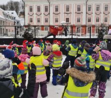 Päkapikukool Tartu Raekoja platsil Päkapikukool Tartu Raekoja platsil